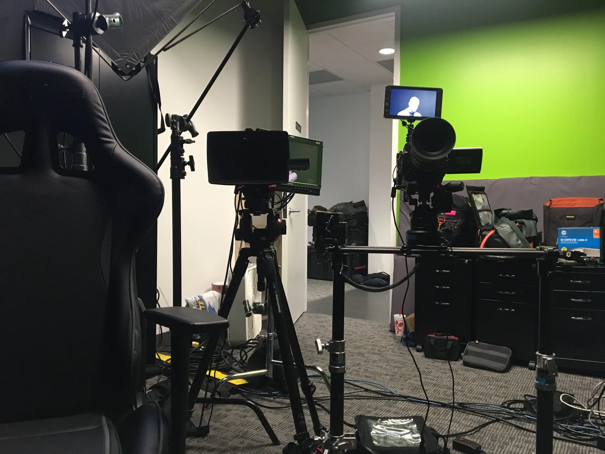 BEHIND THE SCENES //